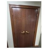 INTERIOR WOOD DOUBLE CLOSET DOORS