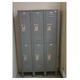LOCKERS WOMANS BATHROOM