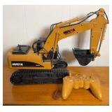 HULNA EXCAVATOR REMOTE CONTROL TOY