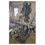 No 24 UNIVERSAL MILLING MACHINE