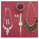 Ladies Chaoyada Watch, Necklace And Earring Set