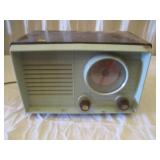 Mid 1900s Coronado AM Tube Radio