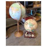 2 Globes