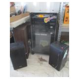 Hitachi Stereo System With 2) Hitachi Speakers