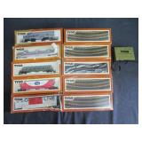 Tyco Electric Train Engine, 4) Cars, Track,