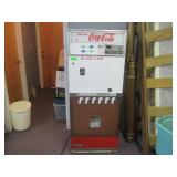 Coca-Cola Machine (Keeps Soda Very Cold)