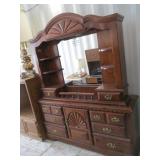 Hutch Vanity