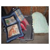 Full Size Cat Quilt With Matching Throw Pillow,