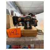 Toy Holly Hobbie Plastic Sewing Machine - Crank