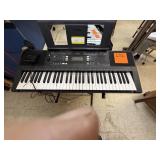 Yamaha Keyboard W/stand Psre343