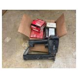 Senco Pneumatic Stapler with Staples