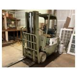 Clark LFG Forklift, Running