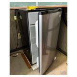 Magic Chef Compact Refrigerator, 31-Inch