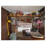 Decorative Lot with Stained Glass and Baskets