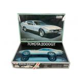 1/16 Scale Model Kits: Toyota 2000GT & Jaguar Pira