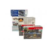 8 Mixed 1:24 & 1:25 Scale Model Kits