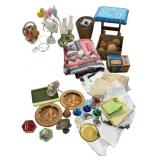 Quilt, Glass Sculptures, and Lamps Lot