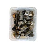 17 L Rubbermaid Tub with Daven ï¿½Pots