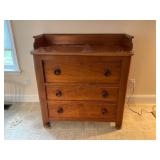 Solid Wood Three-Drawer Dresser