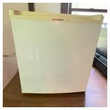 GoldStar GR-051SF Mini Refrigerator