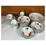 Royal Worcester Evesham Vale 40-Piece Dinner Set