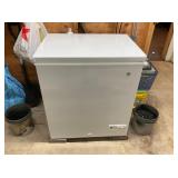 GE White Manual Defrost Chest Freezer