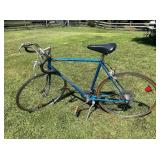 Vintage Schwinn Traveler 10-Speed Road Bicycle