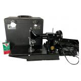 Singer 221 Featherweight Sewing Machine and Case