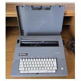 Smith Corona SL470 Electric Typewriter