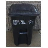 Toter 64 Gallon Trash Bin