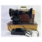 Vintage Singer 99K Sewing Machine w/ Travel Case
