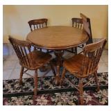 Round Oak Dining Table w/ Chairs & Leaf (6)