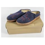 Ellen Degeneres Blue Felt Dog Slippers (7)