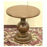 Bulbous Turned Pedestal Round Table