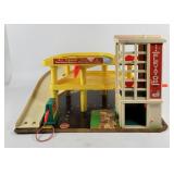 Fisher Price Little People Parking/Service Center