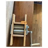 WINE MAKING FRUIT CRUSHER