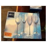 MIKASA CHAMPAGNE SET
