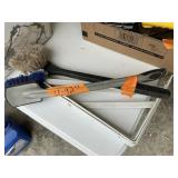 SHELF BRACKETS+2 BRUSHES