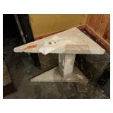 CONCRETE CORNER STAND