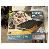 DURA BEAM-INTEX-INFLATABLE QUEEN MATTRESS