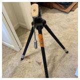 VINTAGE QUIK SET TRI POD