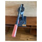 RF WINE BOTTLE CORKER