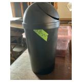 SMALL TRASH CAN
