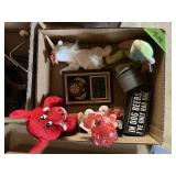 RAZORBACKS + BEANIES LOT