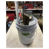 CONCRETE FINISH TOOLS, BUCKET FULL