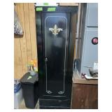 BLACK STACK ON GUN SAFE WITH 2 KEYS