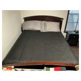FULL SIZE BED W HEADBOARD