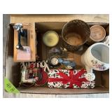 FIGURINES-SEWING MACHINE  MUSIC BOX, BOX FULL