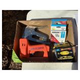 STAPLE GUNS+STAPLES