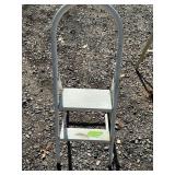 METAL FOLDING STEP STOOL
